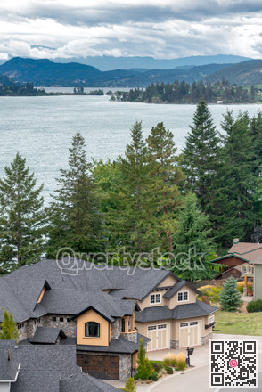 A perfect neighborhood. Luxury houses at waterfront of Kalamalka lake