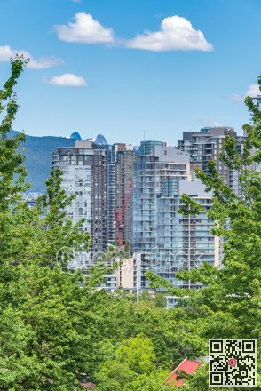 View at Vancouver downtown from West 7th avenue