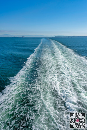 Trace of a big vessel in Pacific ocean neaby Vancouver, British Columbia
