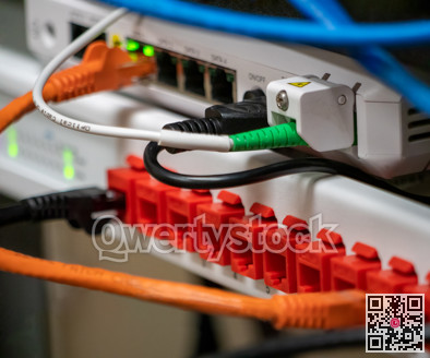 Communication equipment connected with copper and optical cables